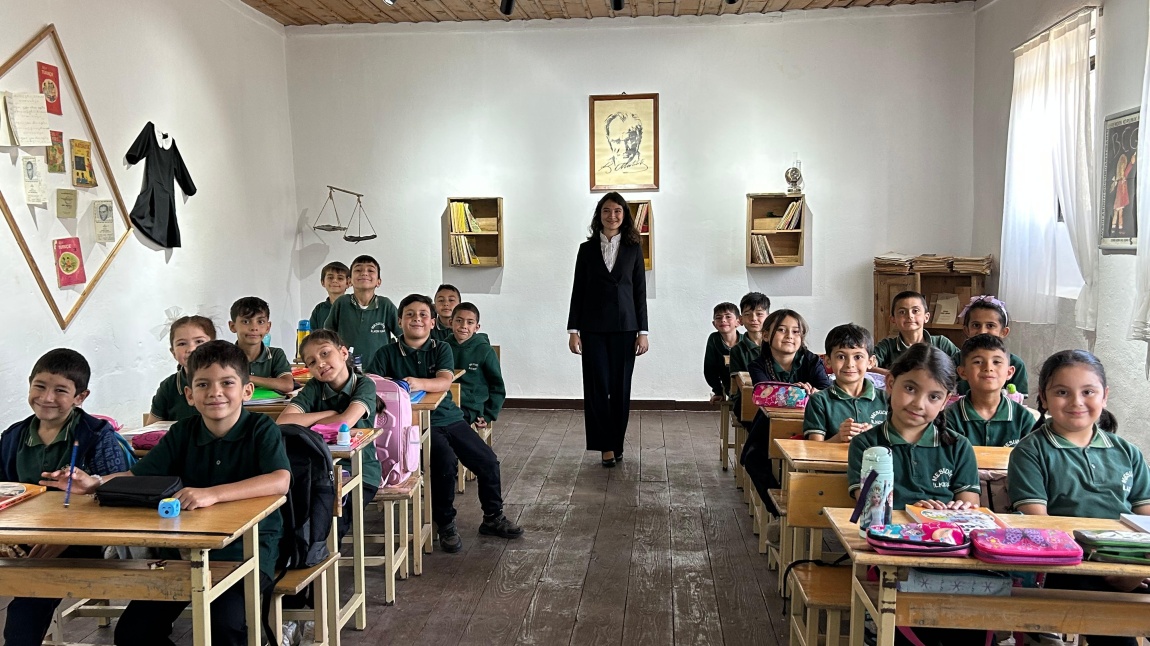 KÖY OKULUNDA BİR GÜN GEÇİRDİK